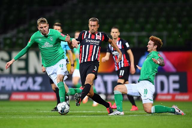 申京26+11库里19分 火箭险胜勇士晋级杯赛四强